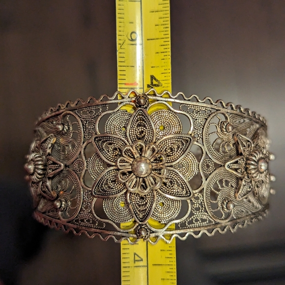 Stunning Sterling silver bangle bracelet. Vintage estate piece. - Picture 2 of 8